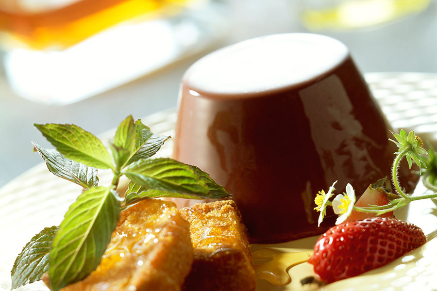 Set mascarpone with brandy bread from Lombardy - Guardini