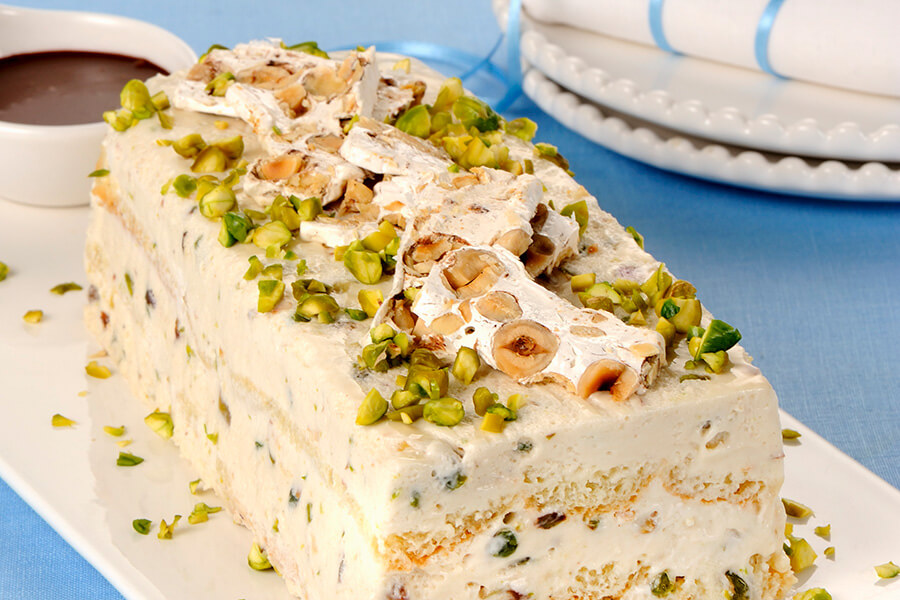 Semifreddo con spuma di torrone allo spumante